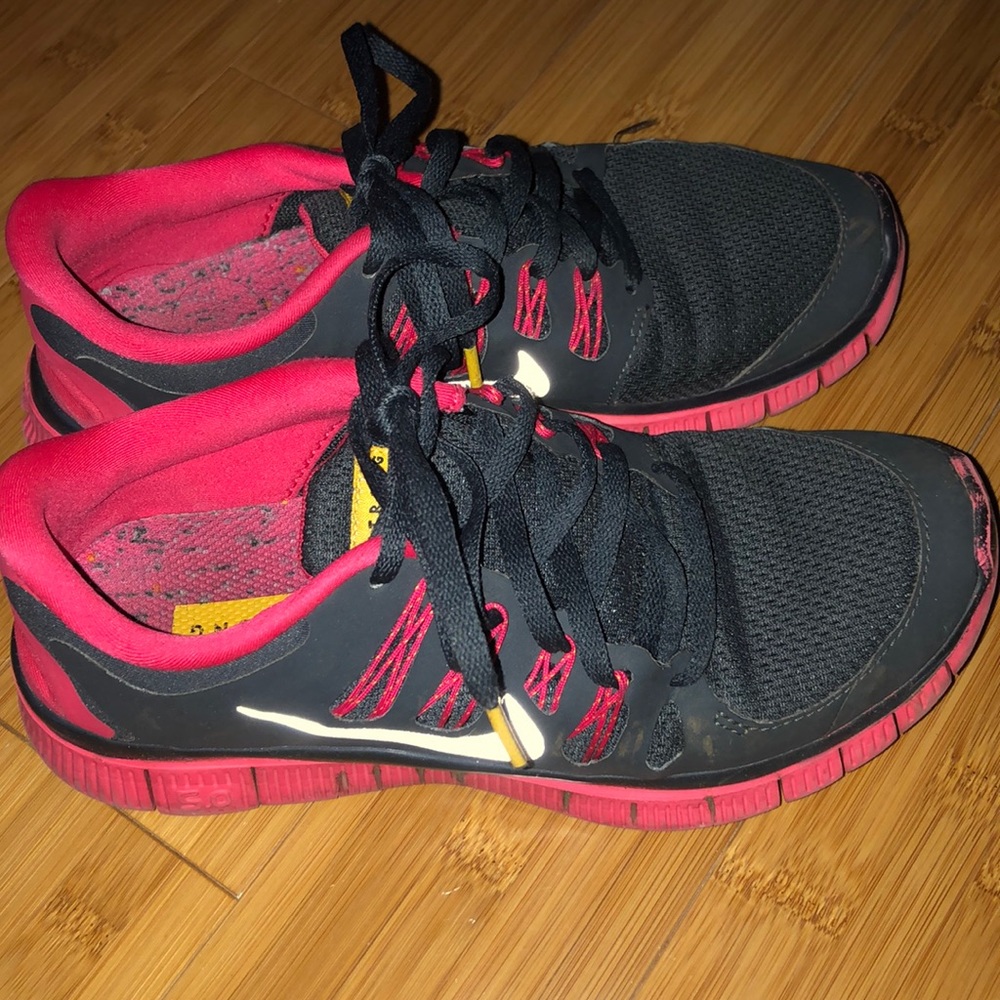 Nike sneakers size 7